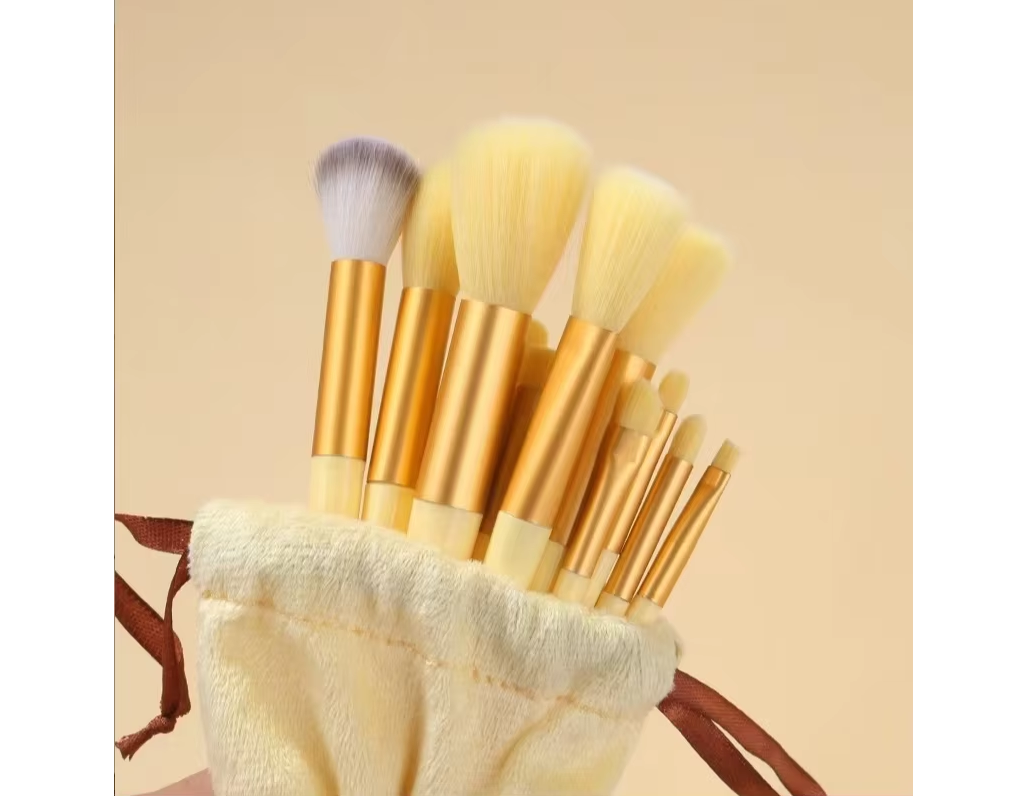 Makeup Brushes 13 PCS Set Eye Shadow Foundation Women Cosmetic Brush Eyeshadow Blush Beauty Soft Make Up Tools Bag